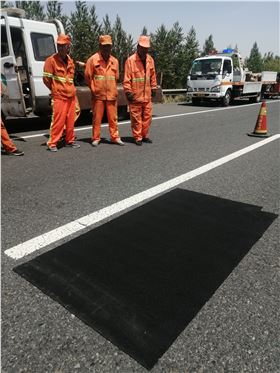 網(wǎng)裂貼-內(nèi)蒙古高路公司巴彥淖爾分公司，G6高速-20210512-001